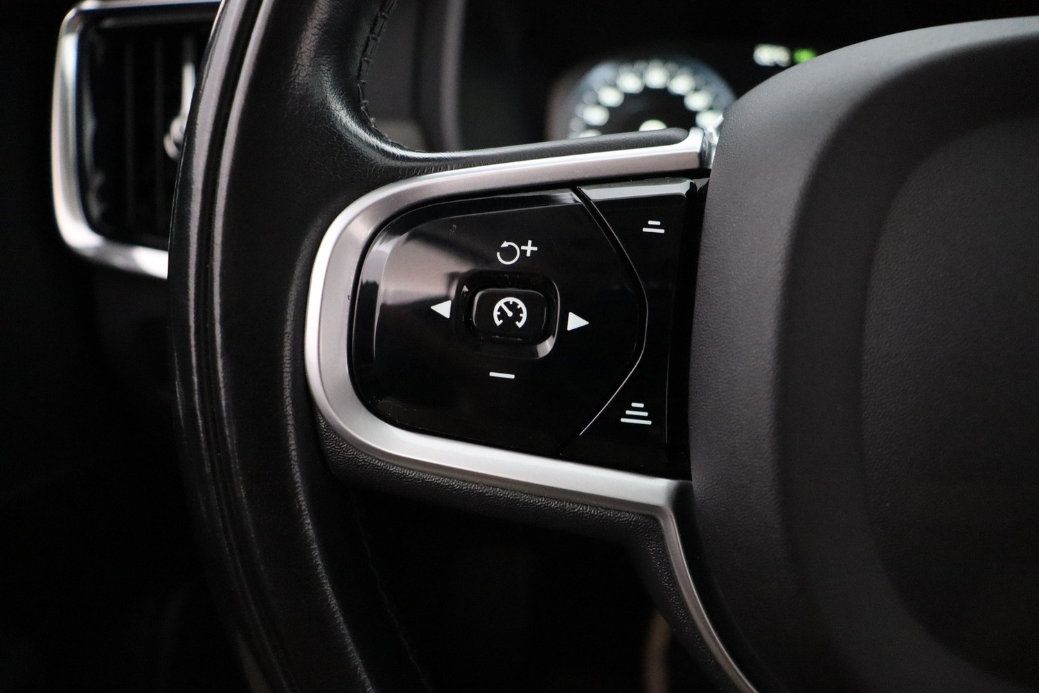 Volvo V90 Cross Country vaihtoauto