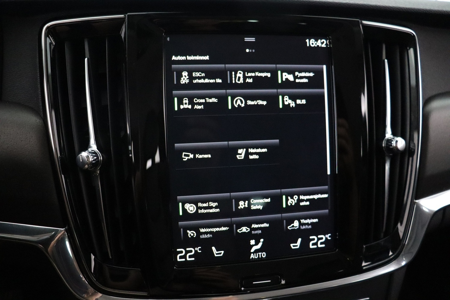 Volvo V90 Cross Country vaihtoauto
