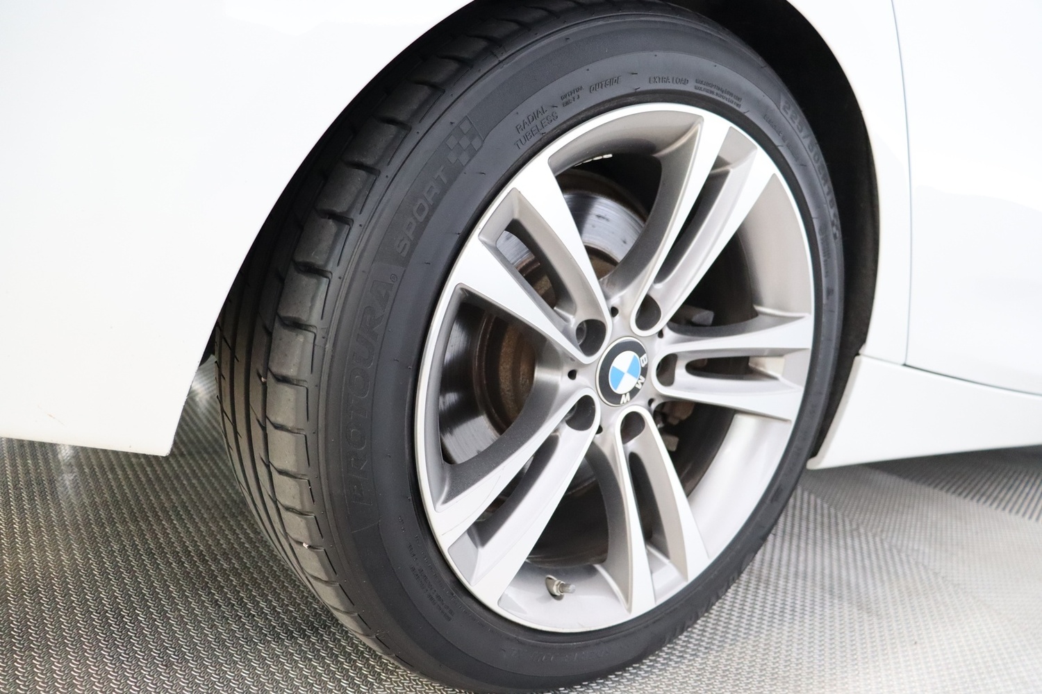 BMW 3.3 vaihtoauto