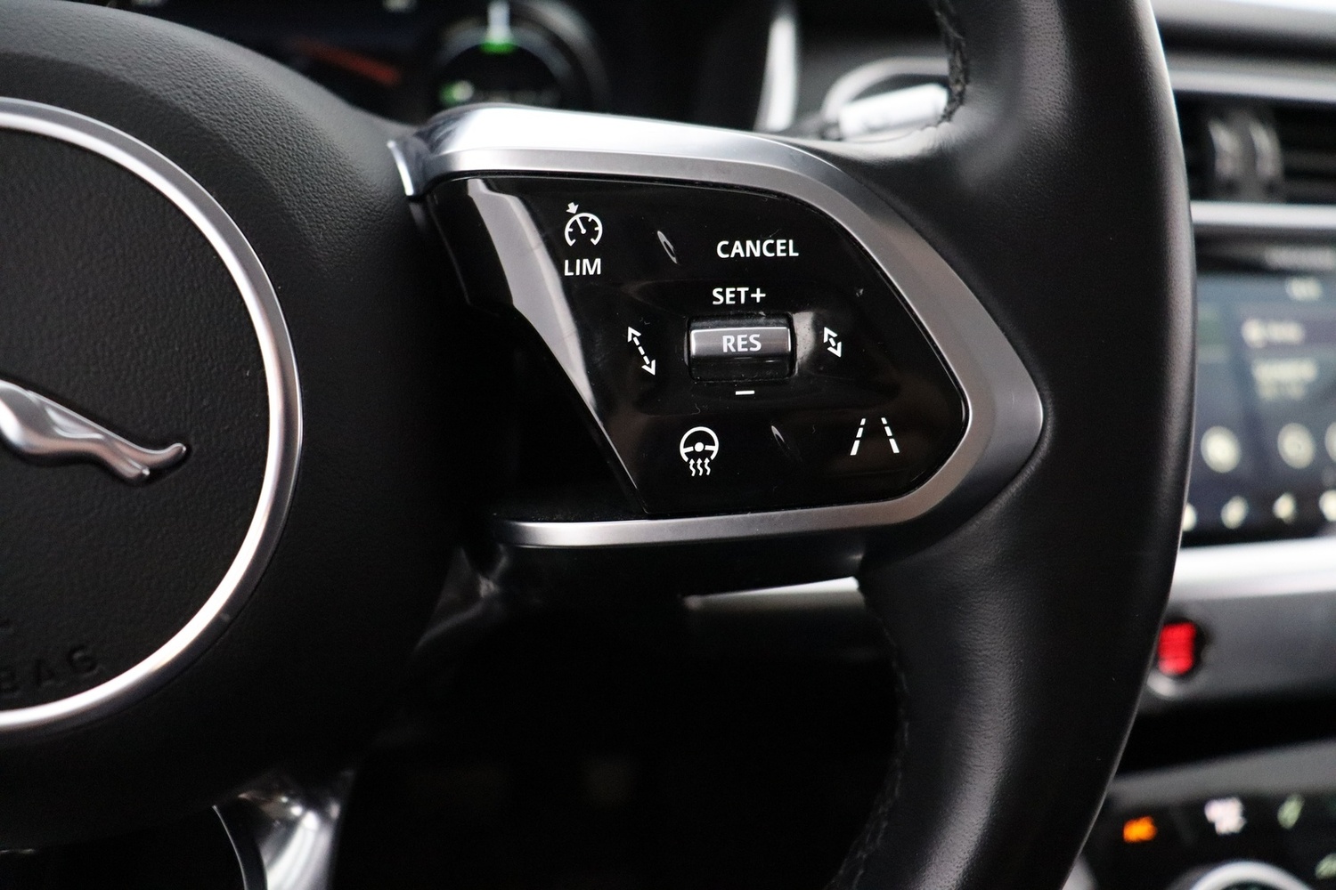 Jaguar I-PACE vaihtoauto