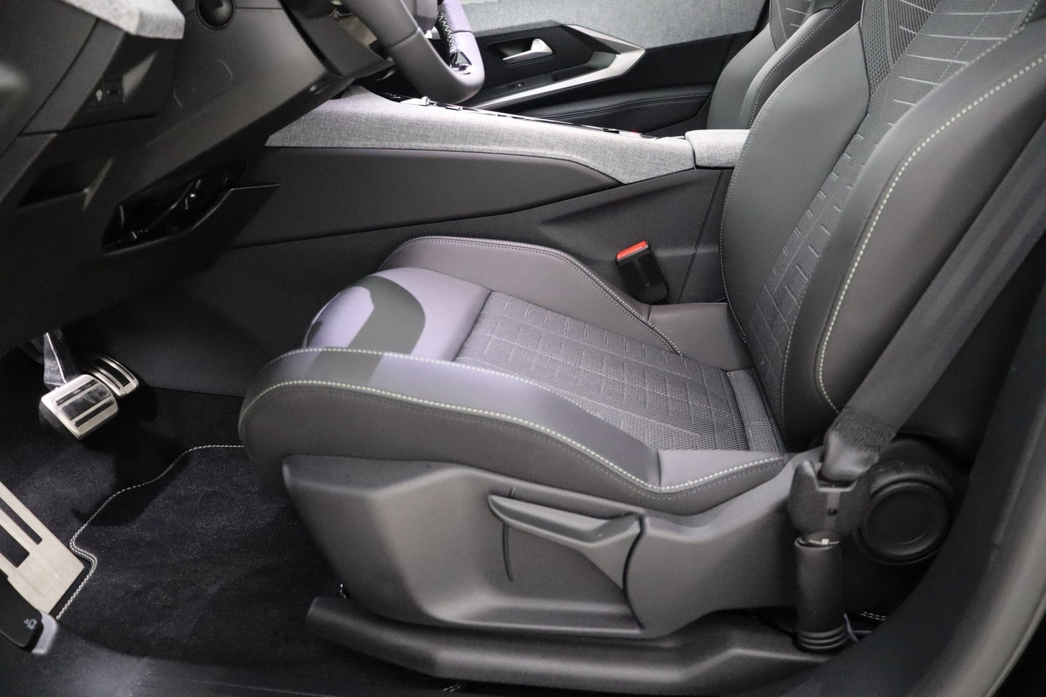 Peugeot E-3008 vaihtoauto