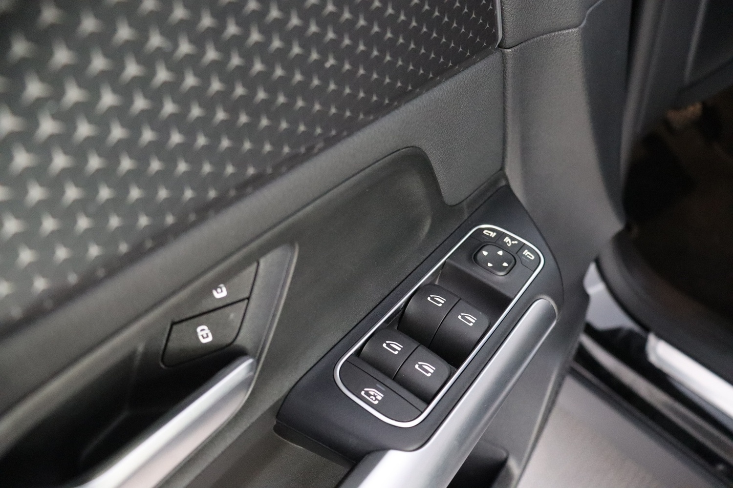 Mercedes-Benz EQA vaihtoauto