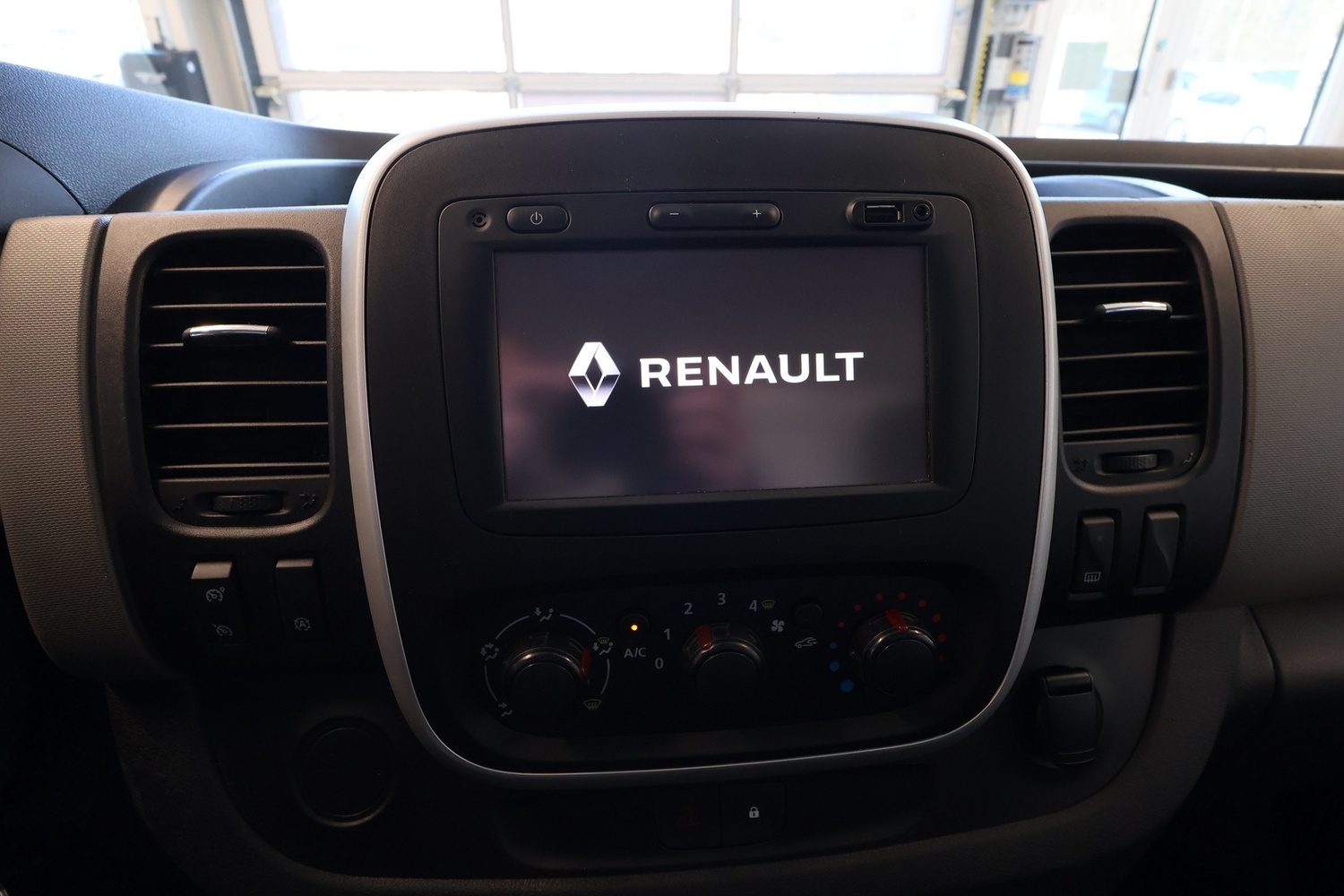 Renault Trafic vaihtoauto