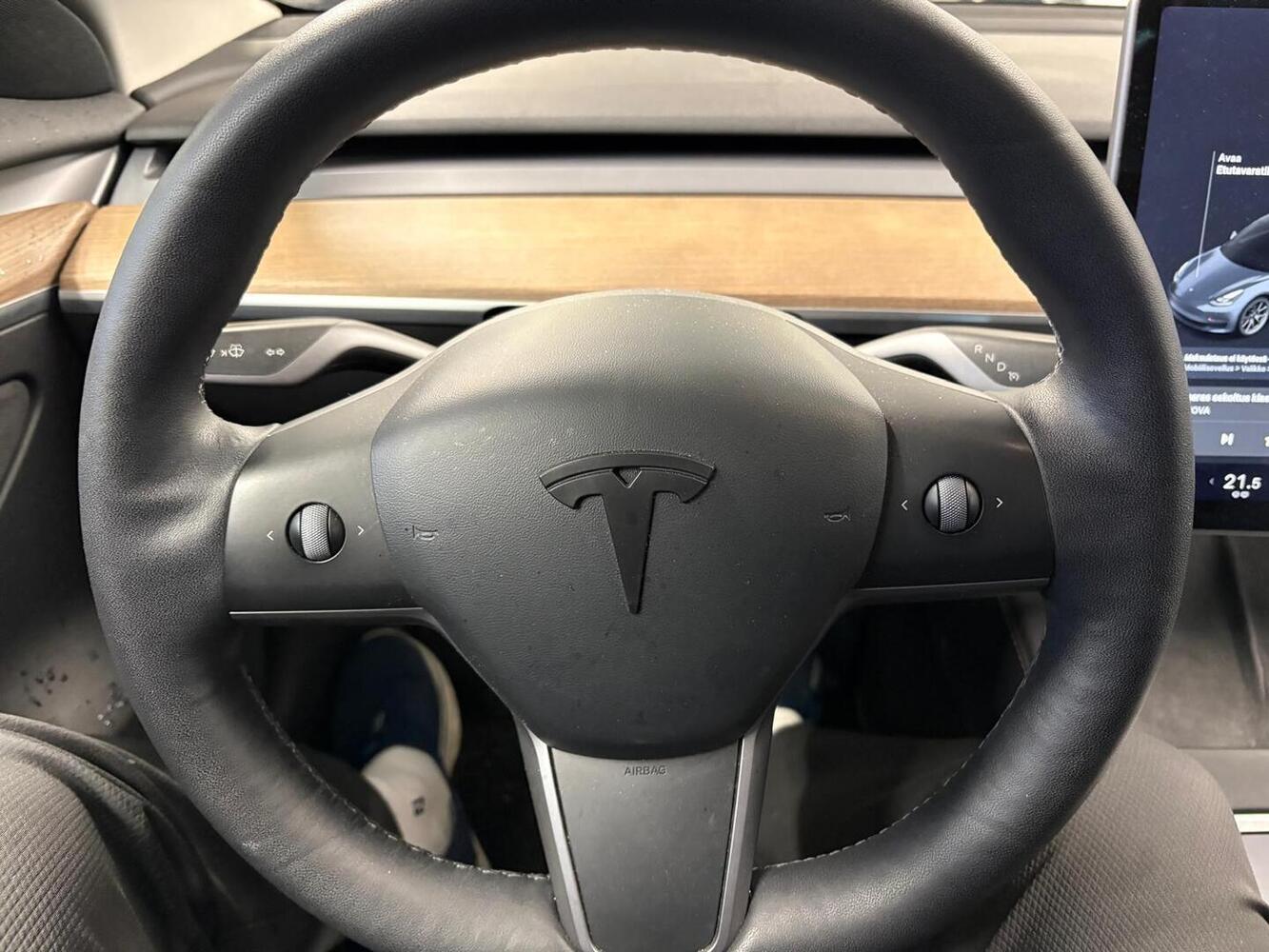 Tesla Model 3 vaihtoauto