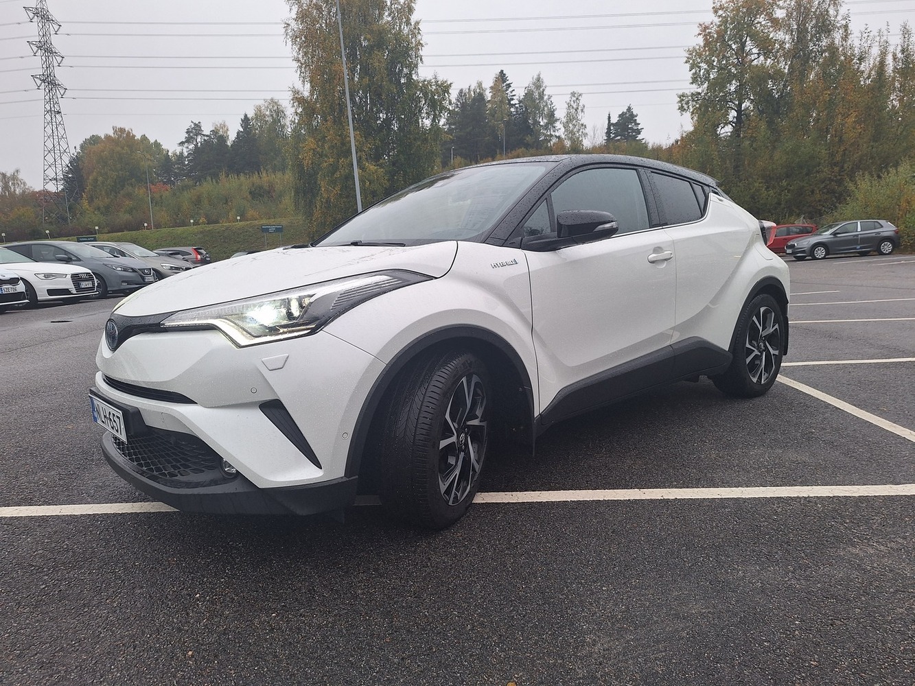Toyota C-HR vaihtoauto