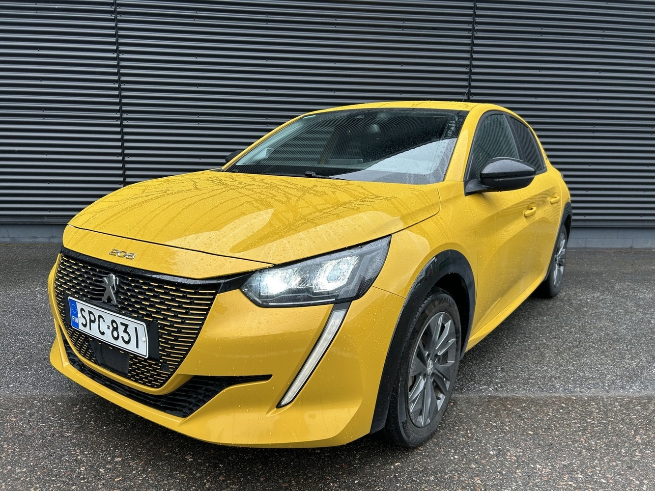 Peugeot e-208 vaihtoauto