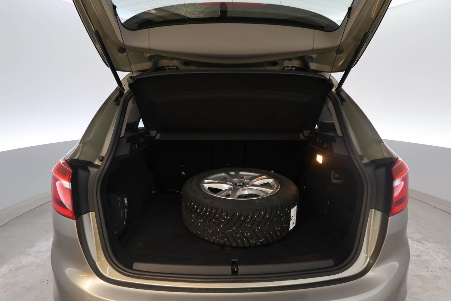 BMW 218 vaihtoauto