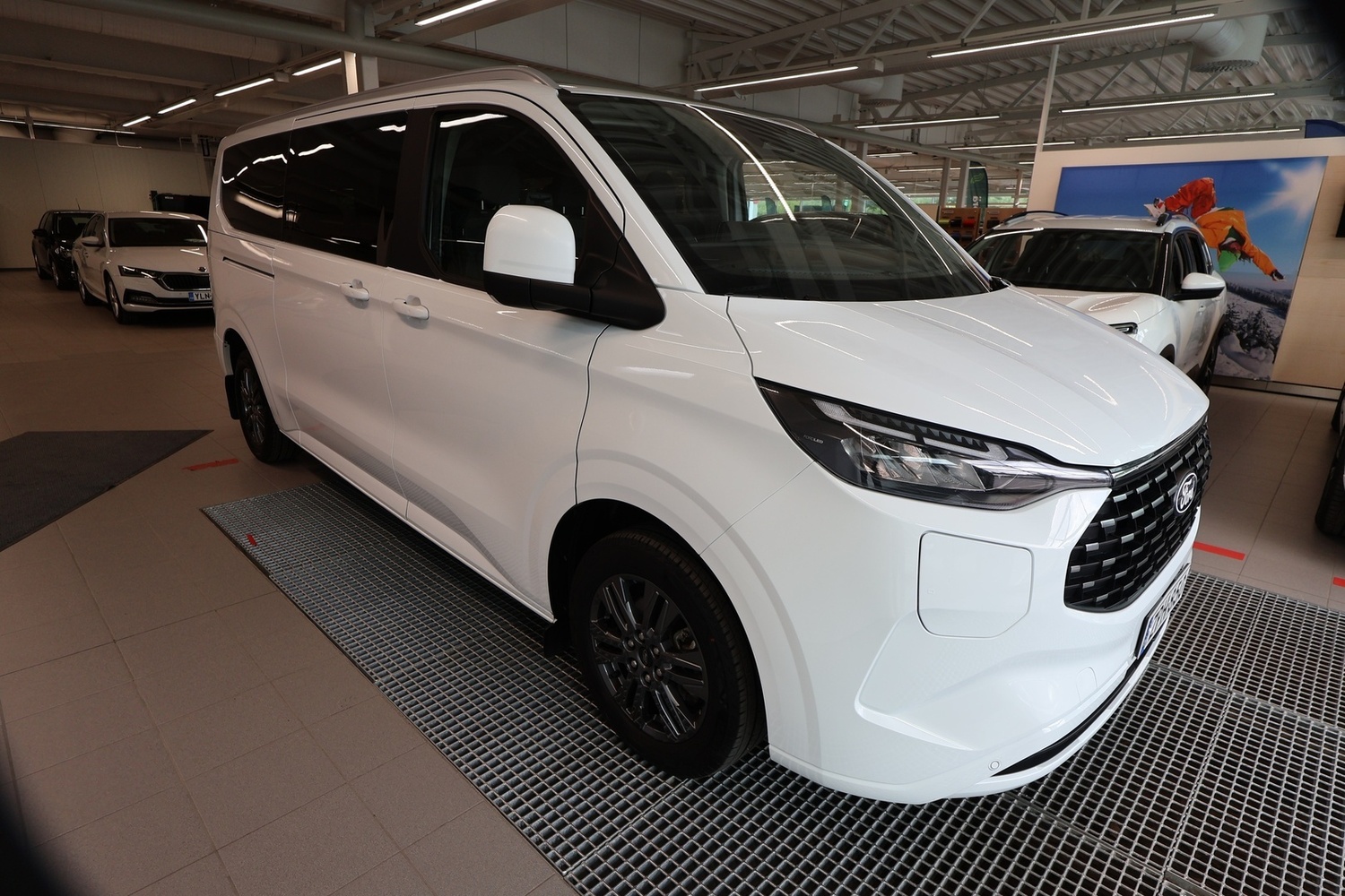 Ford Tourneo Custom vaihtoauto