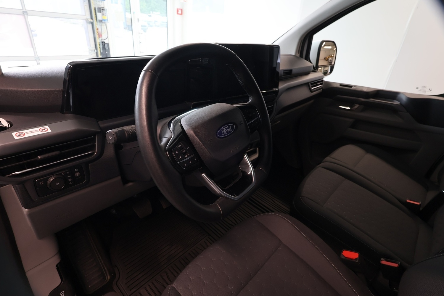 Ford Tourneo Custom vaihtoauto