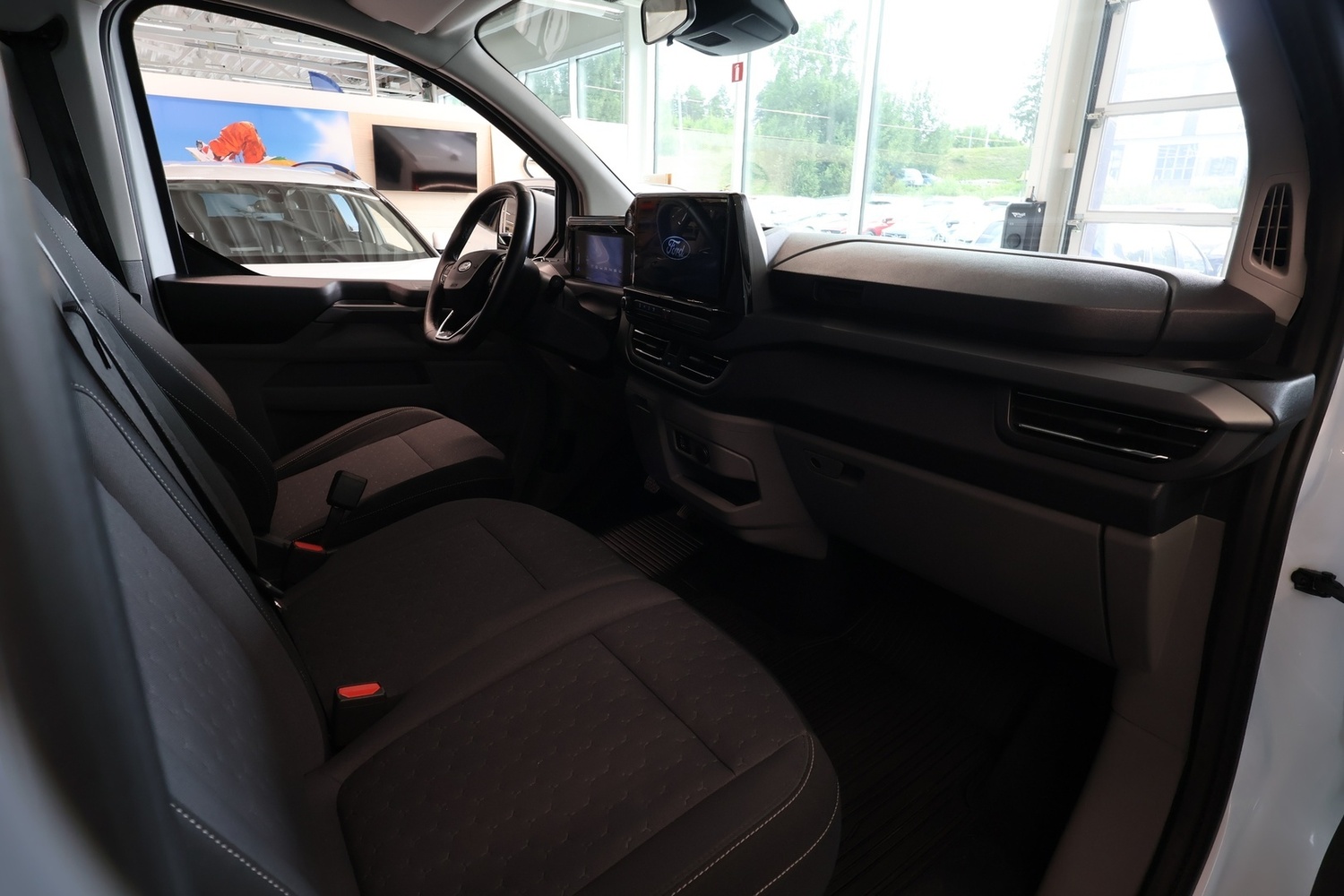 Ford Tourneo Custom vaihtoauto