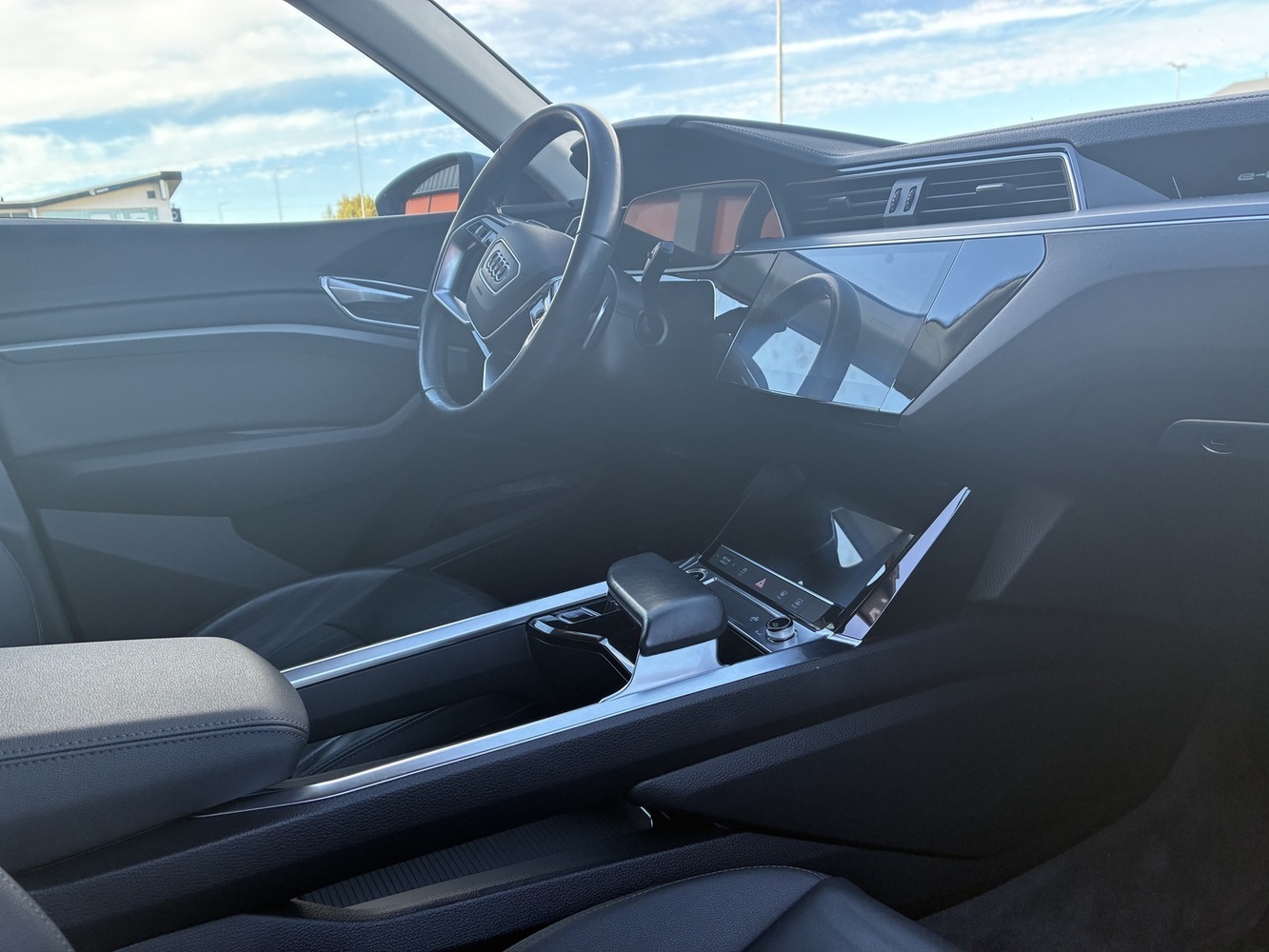 Audi e-tron vaihtoauto