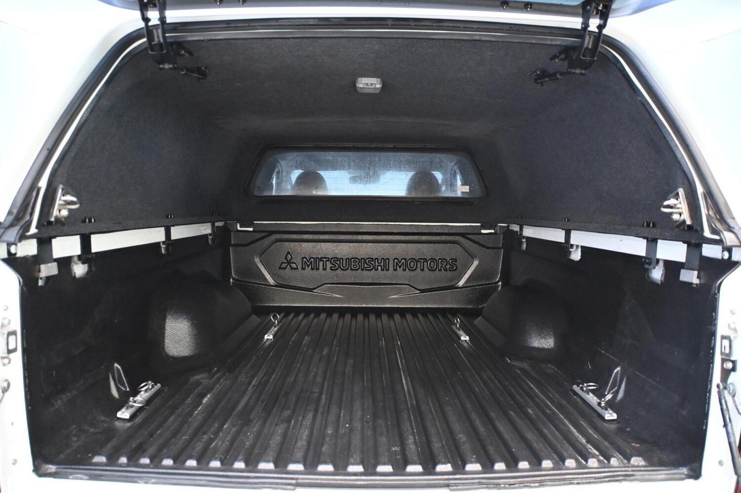 Mitsubishi L200 vaihtoauto