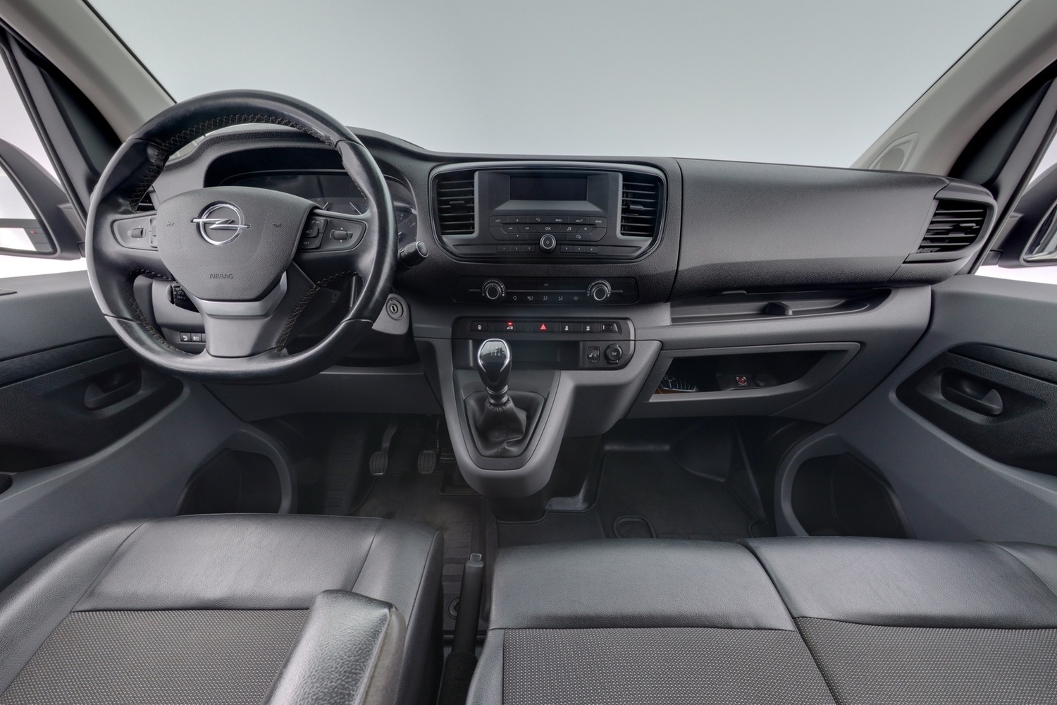Opel Vivaro vaihtoauto
