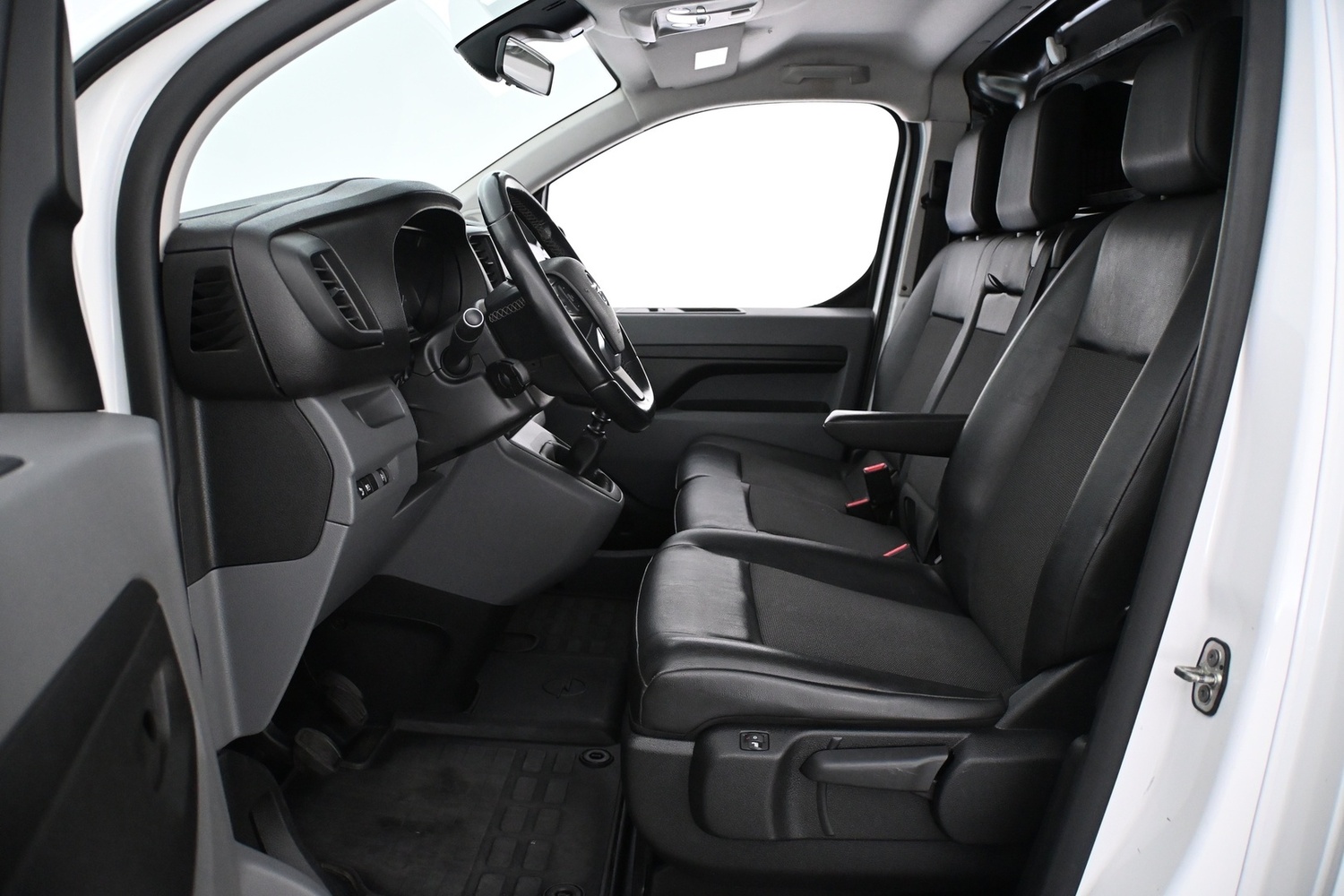 Opel Vivaro vaihtoauto