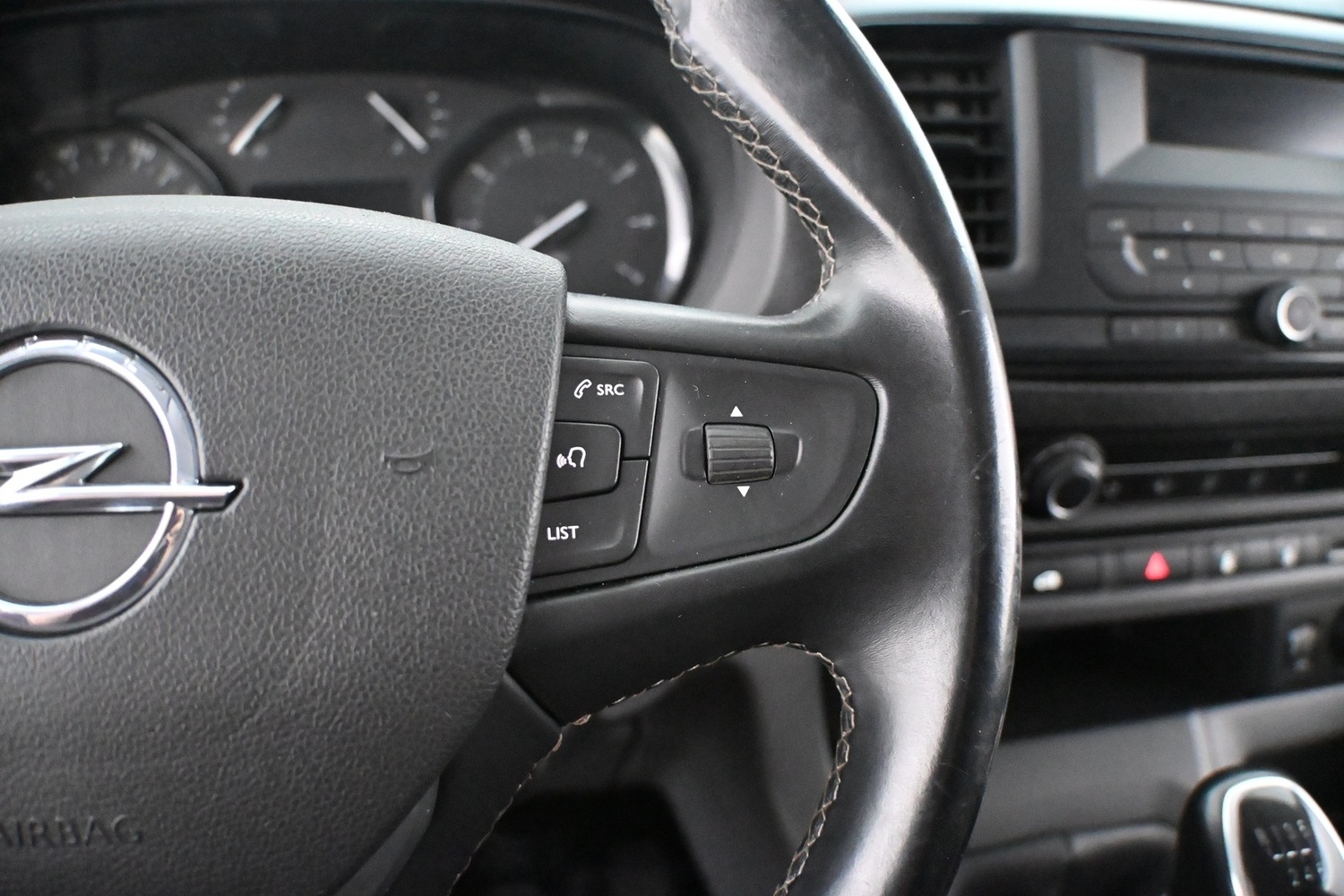 Opel Vivaro vaihtoauto