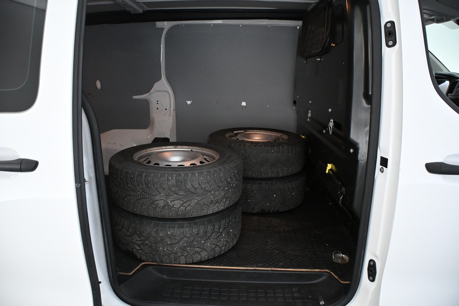 Opel Vivaro vaihtoauto