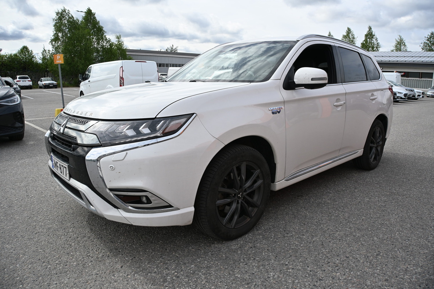Mitsubishi Outlander PHEV vaihtoauto