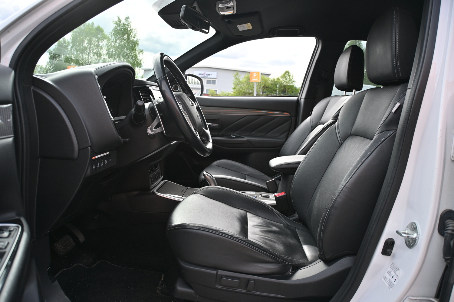 Mitsubishi Outlander PHEV vaihtoauto