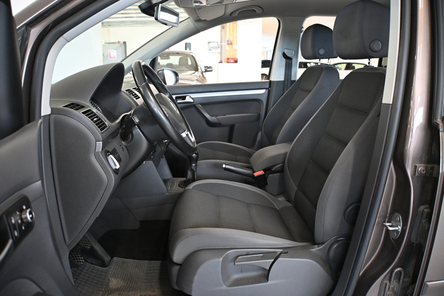 Volkswagen Touran vaihtoauto