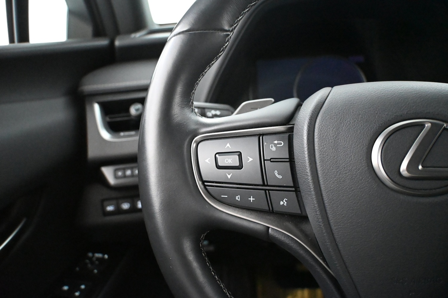 Lexus UX vaihtoauto