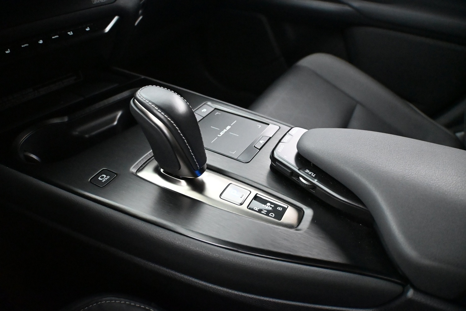 Lexus UX vaihtoauto