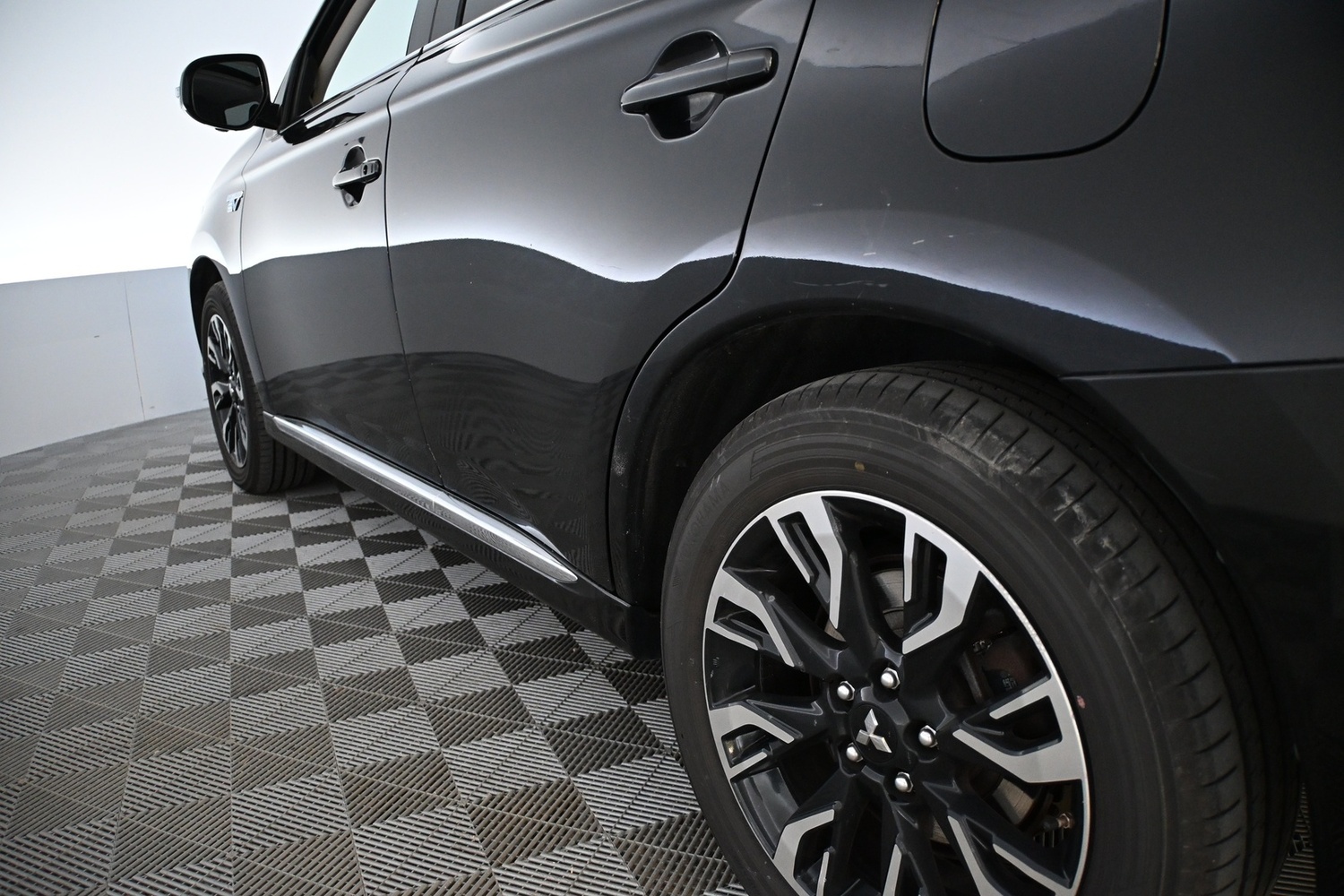 Mitsubishi Outlander PHEV vaihtoauto