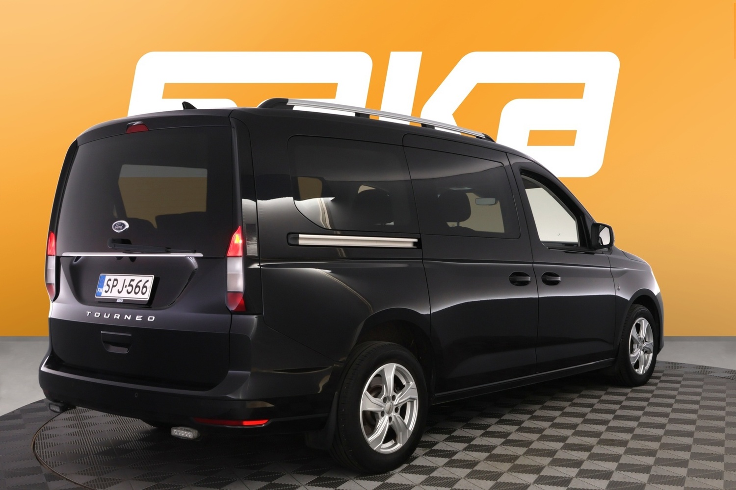 Ford Grand Tourneo Connect vaihtoauto
