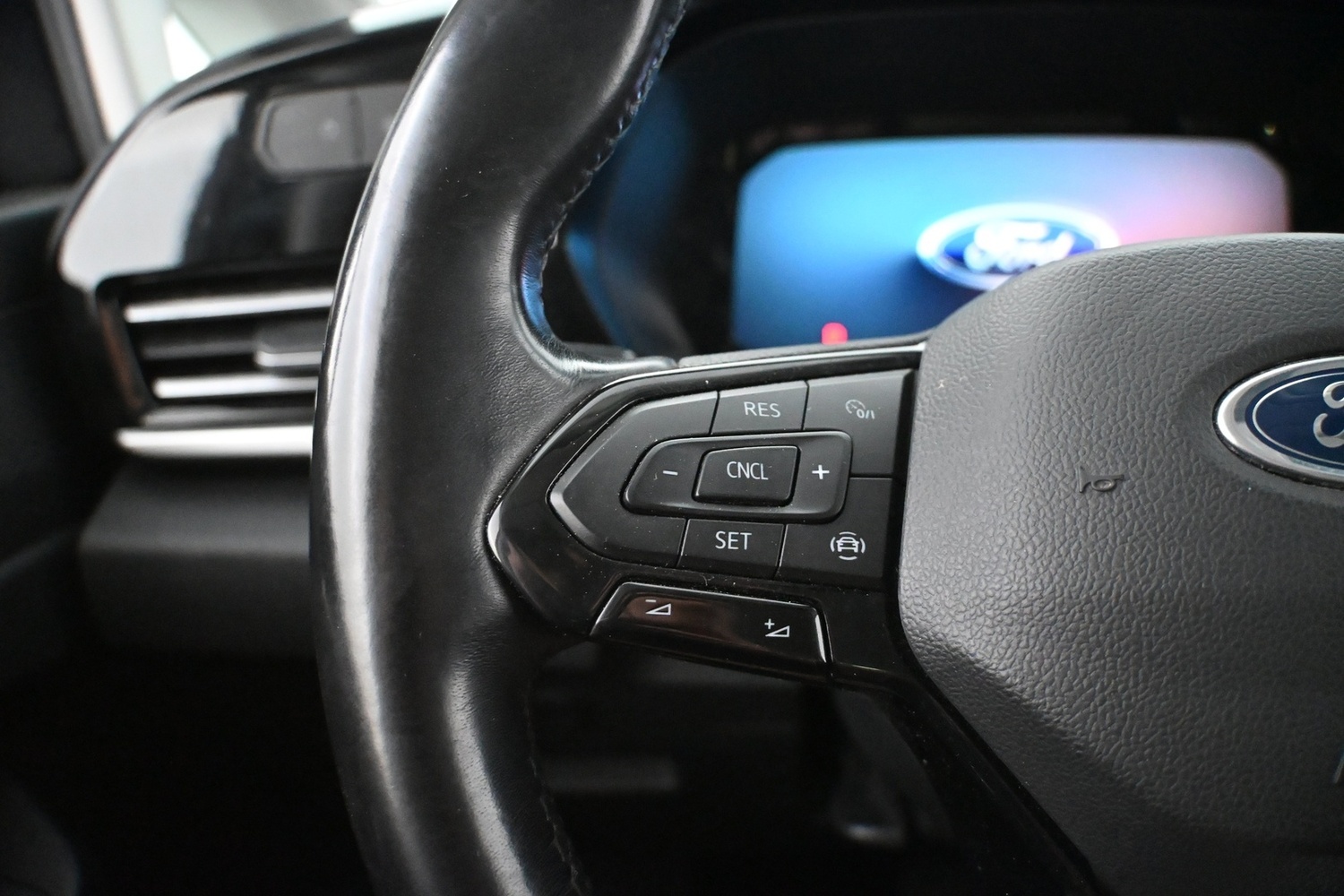 Ford Grand Tourneo Connect vaihtoauto