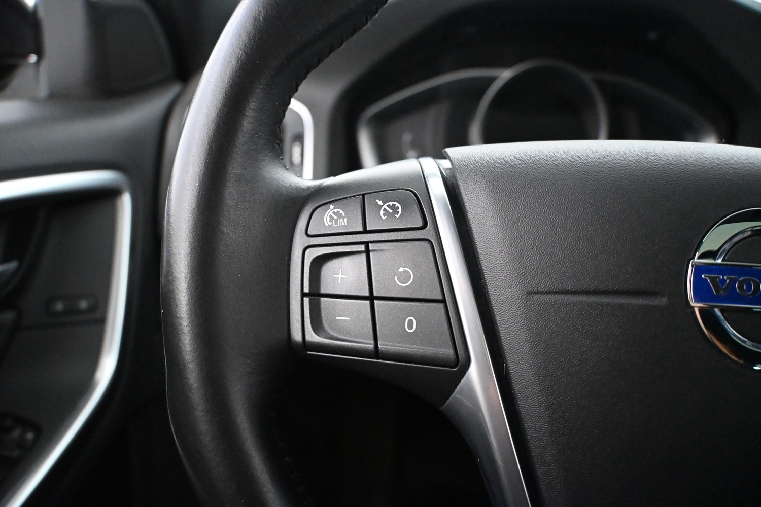 Volvo V60 Cross Country vaihtoauto