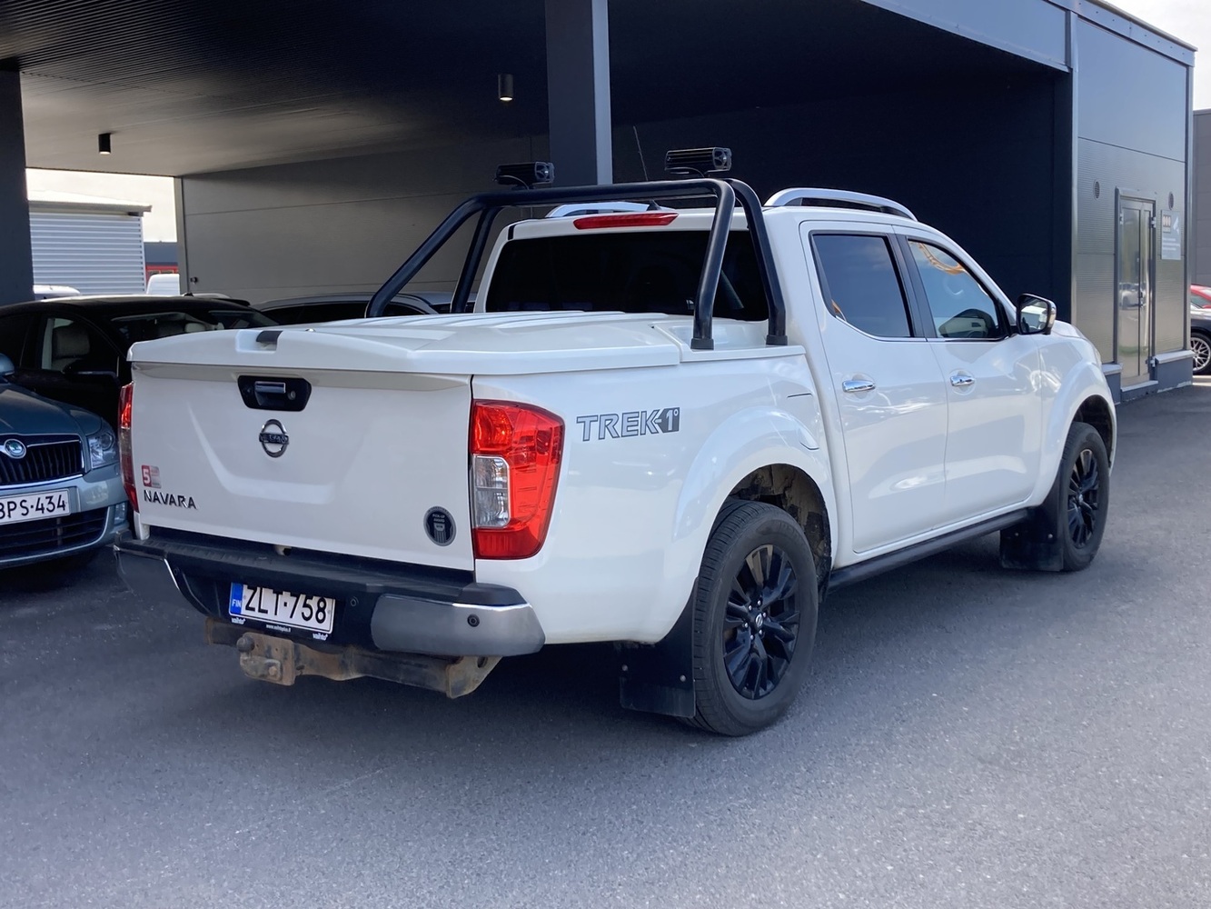 Nissan Navara vaihtoauto