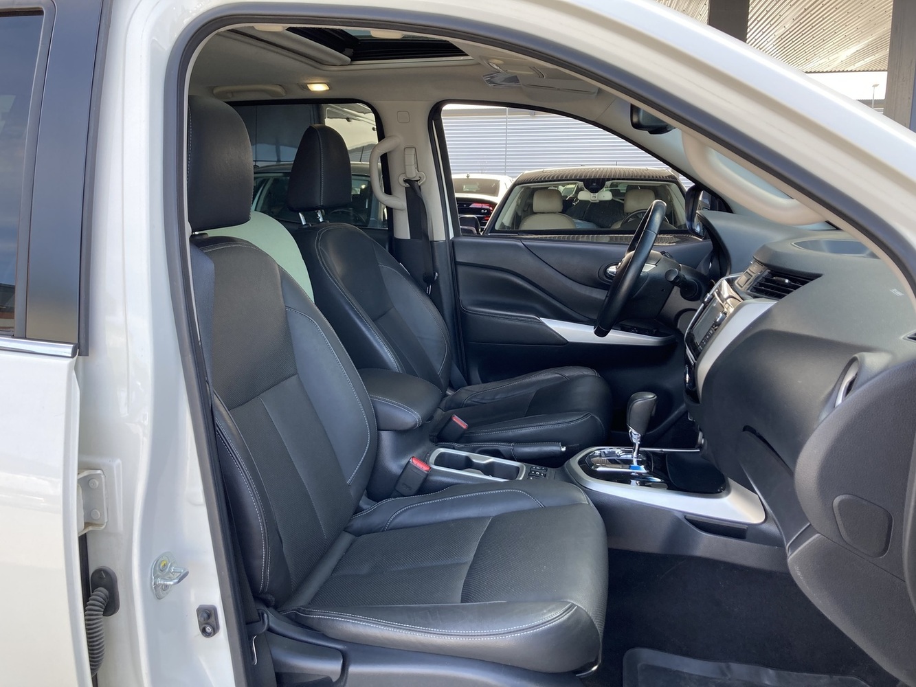 Nissan Navara vaihtoauto