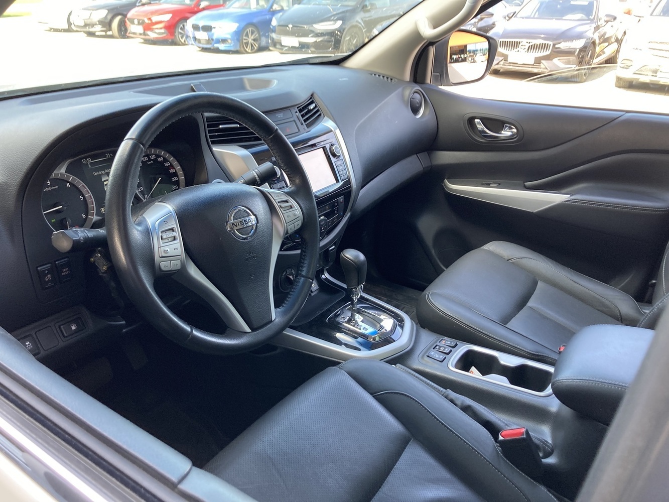 Nissan Navara vaihtoauto
