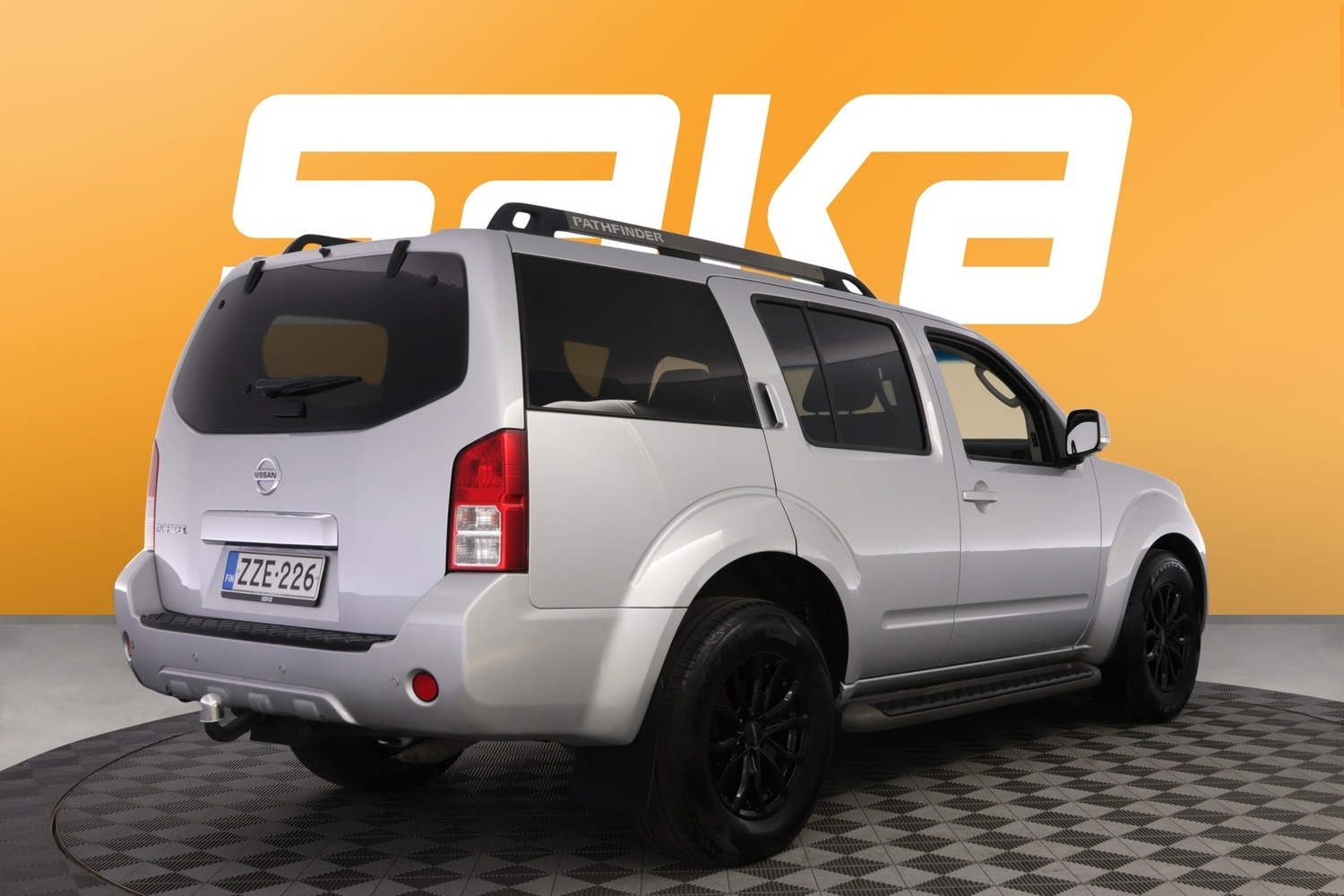 Nissan Pathfinder vaihtoauto
