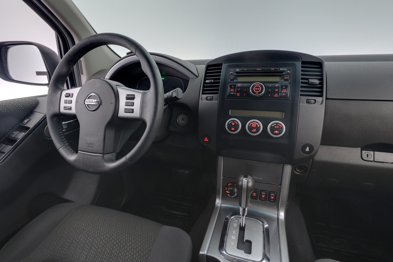 Nissan Pathfinder vaihtoauto