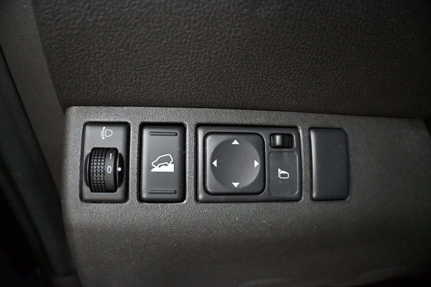 Nissan Pathfinder vaihtoauto
