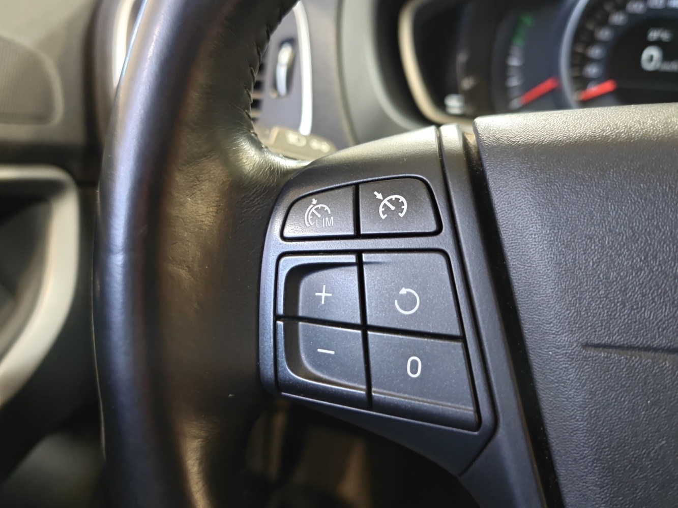 Volvo V40 Cross Country vaihtoauto