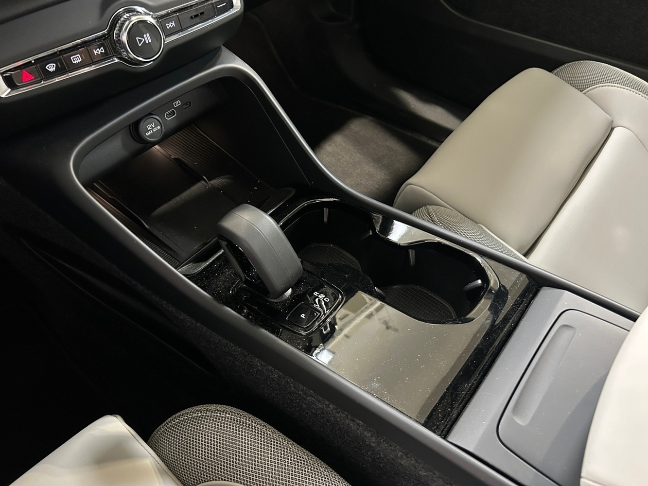 Volvo EX40 vaihtoauto
