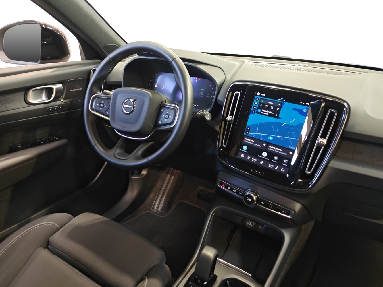 Volvo EX40 vaihtoauto