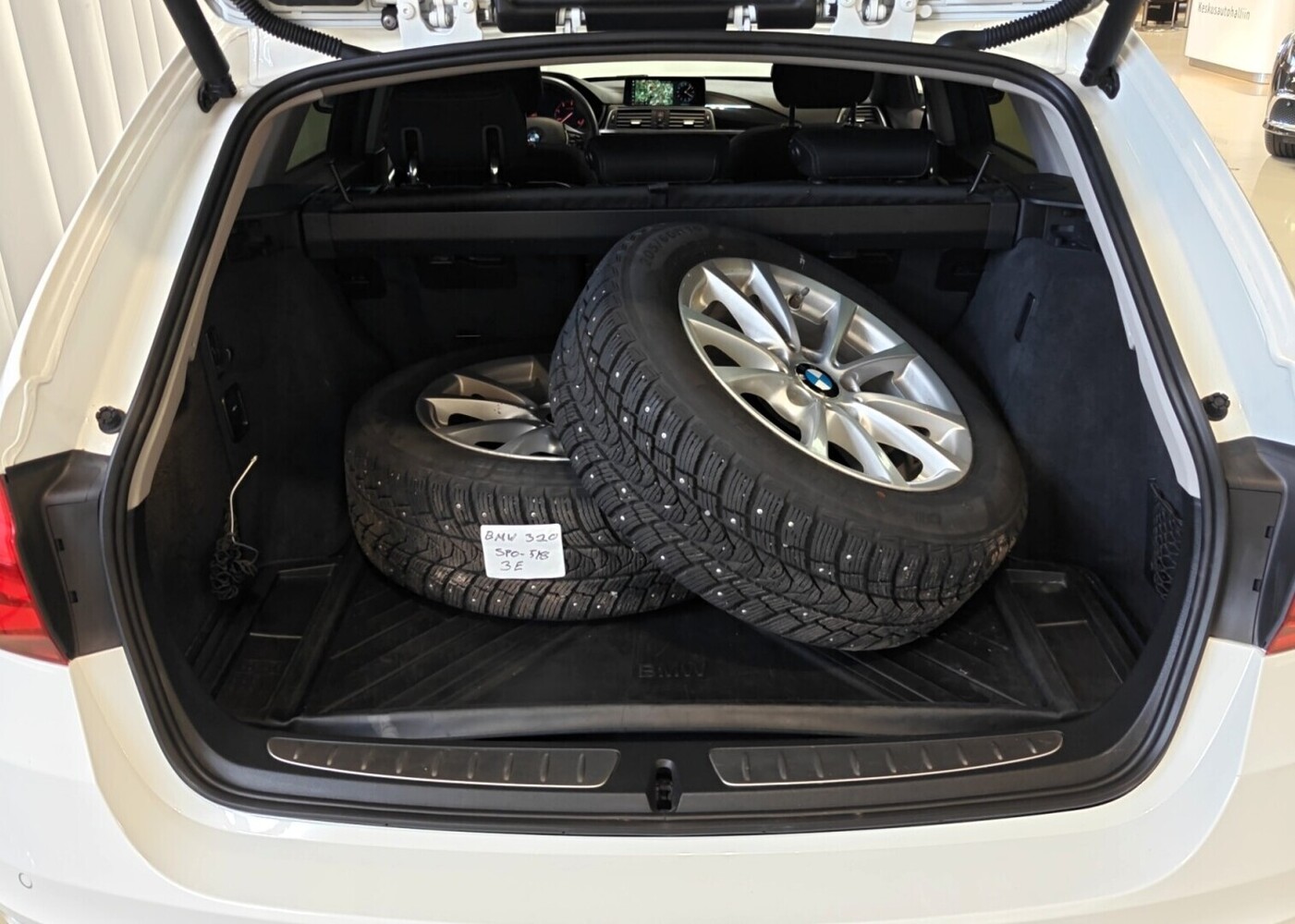 BMW 320 vaihtoauto