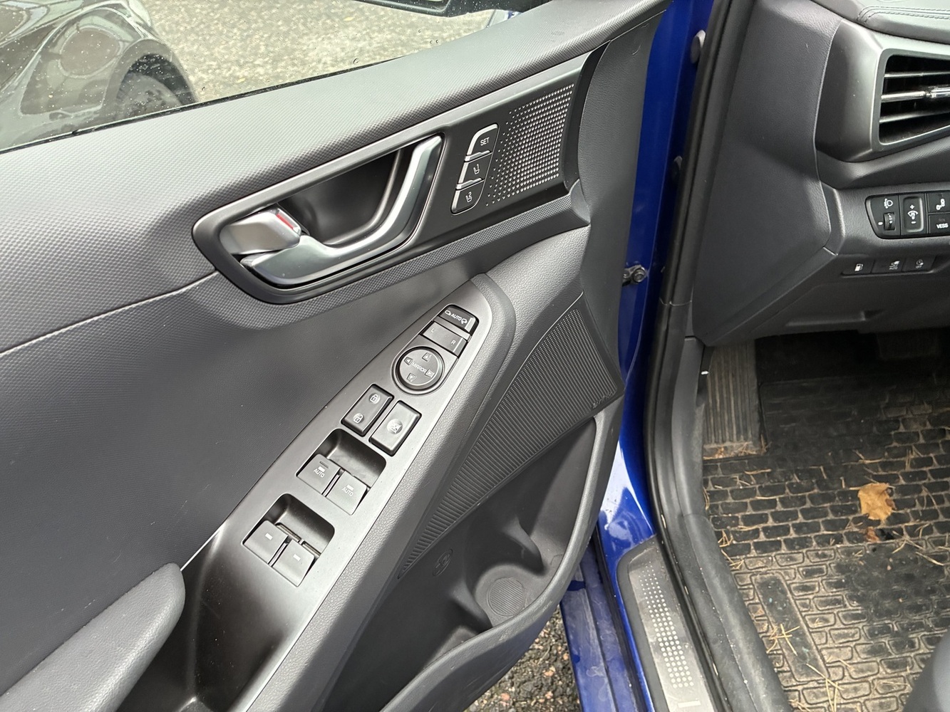 Hyundai IONIQ plug-in vaihtoauto