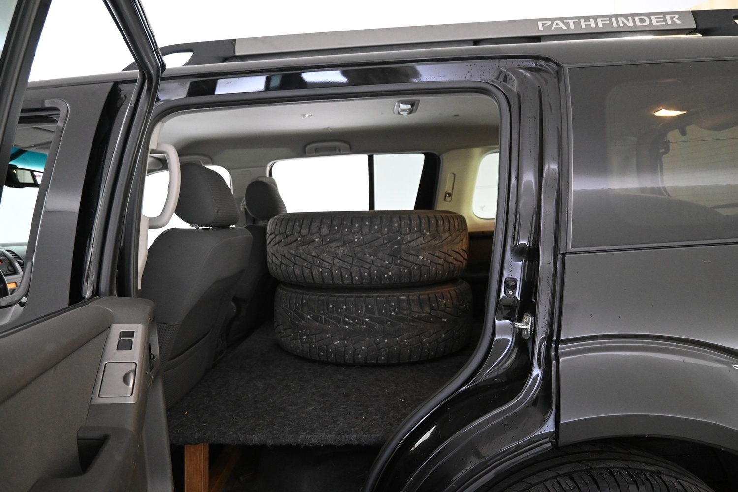 Nissan Pathfinder vaihtoauto