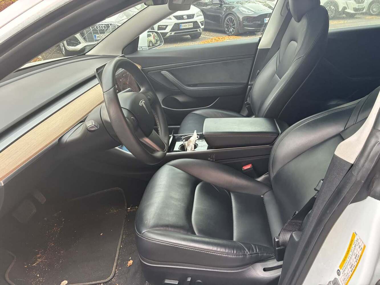 Tesla Model 3 vaihtoauto