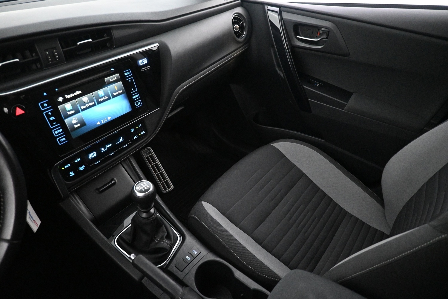 Toyota Auris vaihtoauto