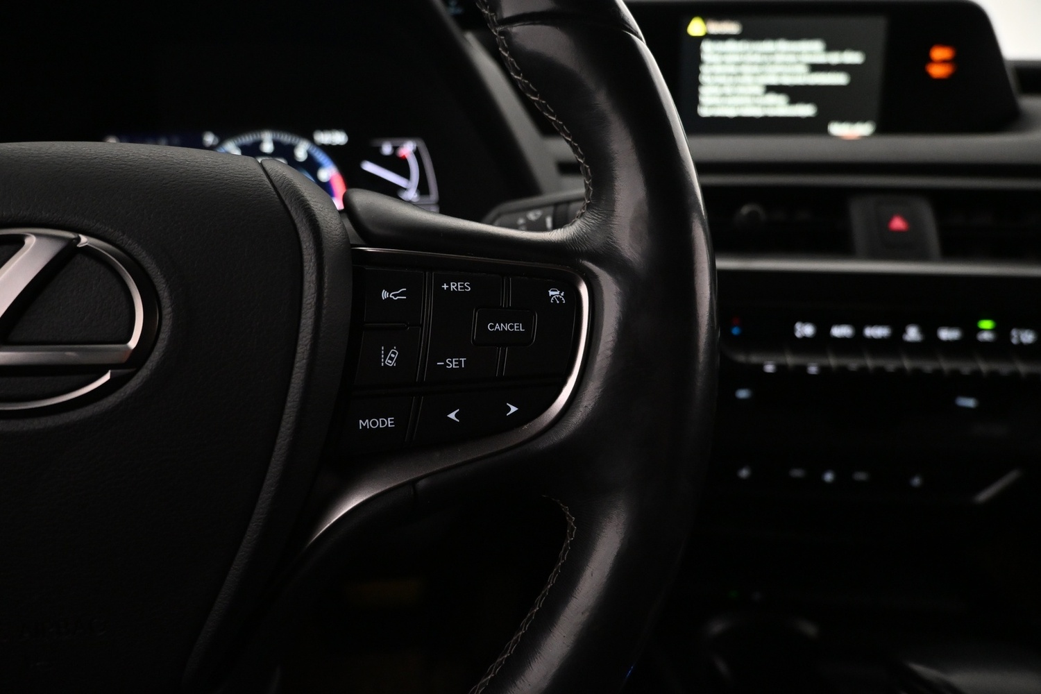 Lexus UX vaihtoauto