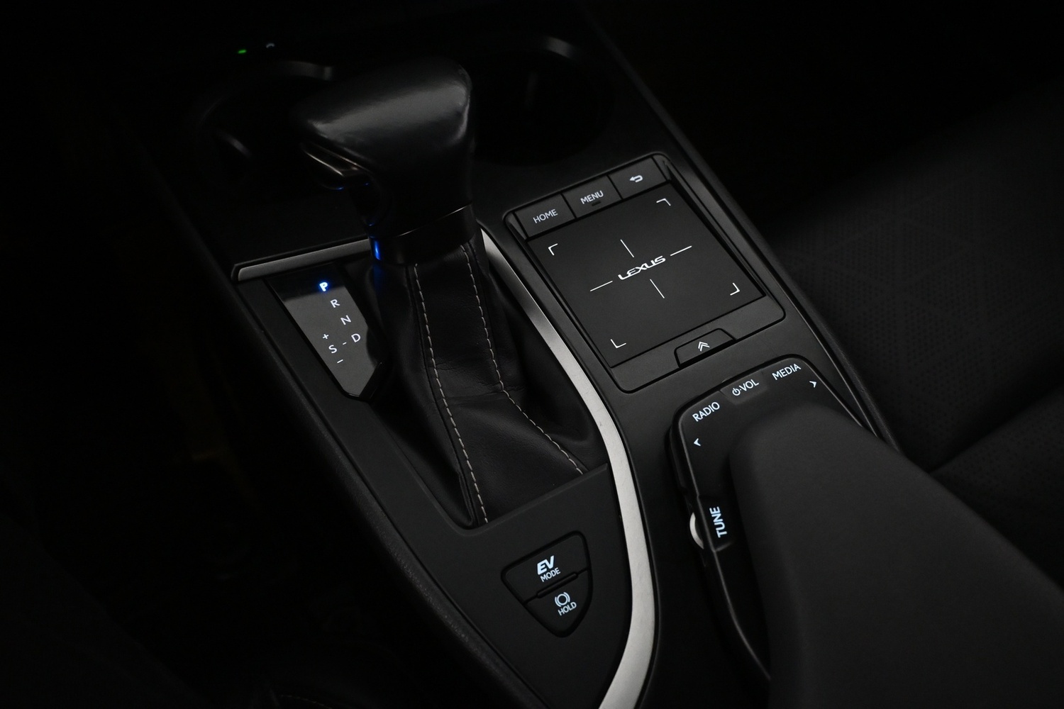 Lexus UX vaihtoauto