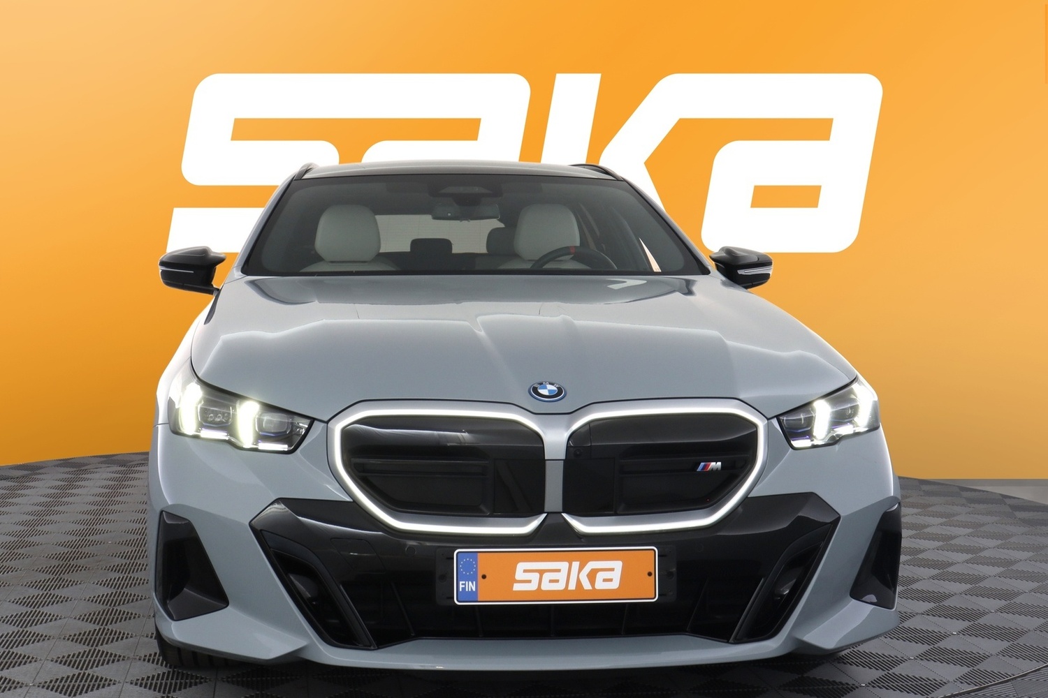 BMW i5 M60 vaihtoauto