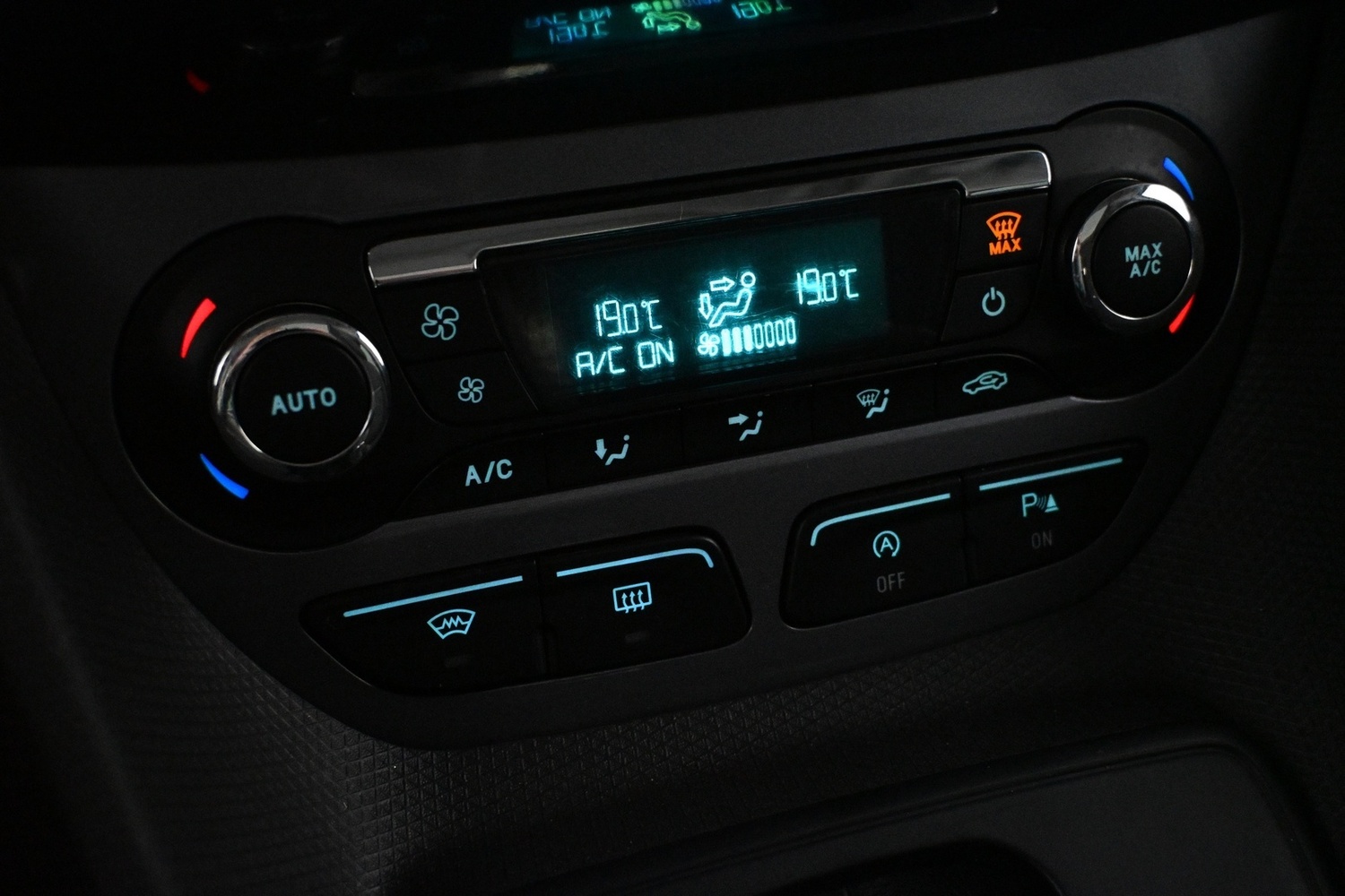 Ford Tourneo Connect vaihtoauto