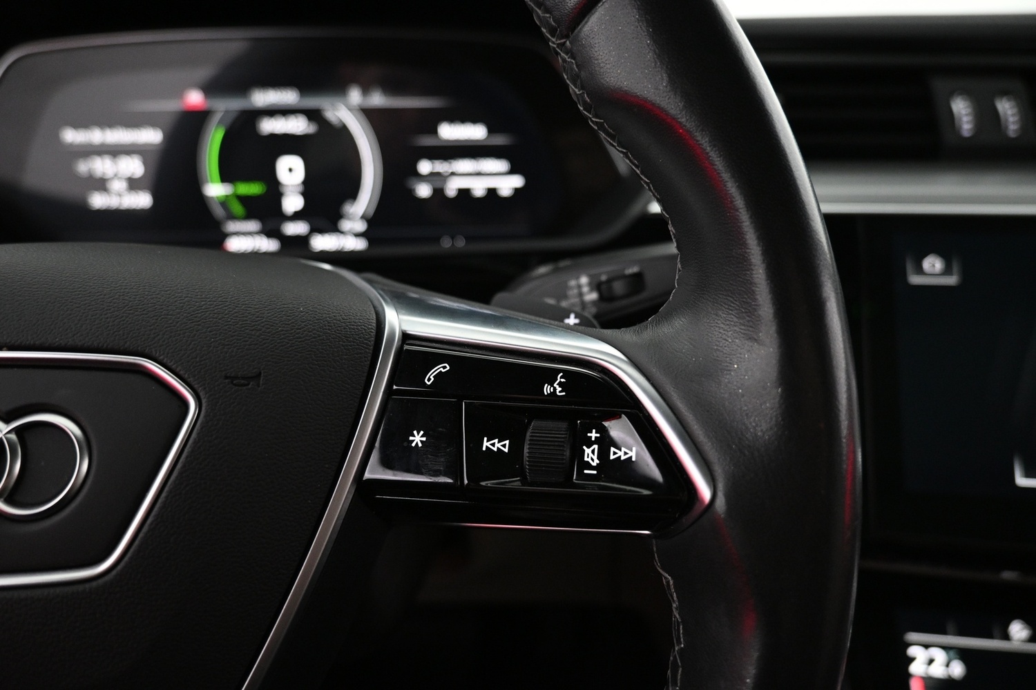 Audi Q8 e-tron vaihtoauto