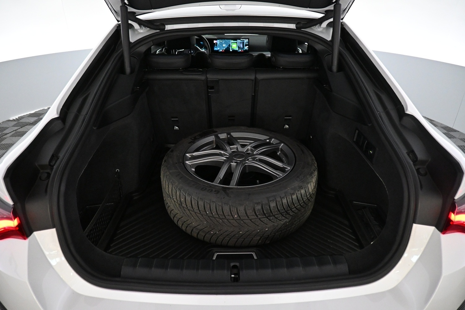BMW i4 vaihtoauto