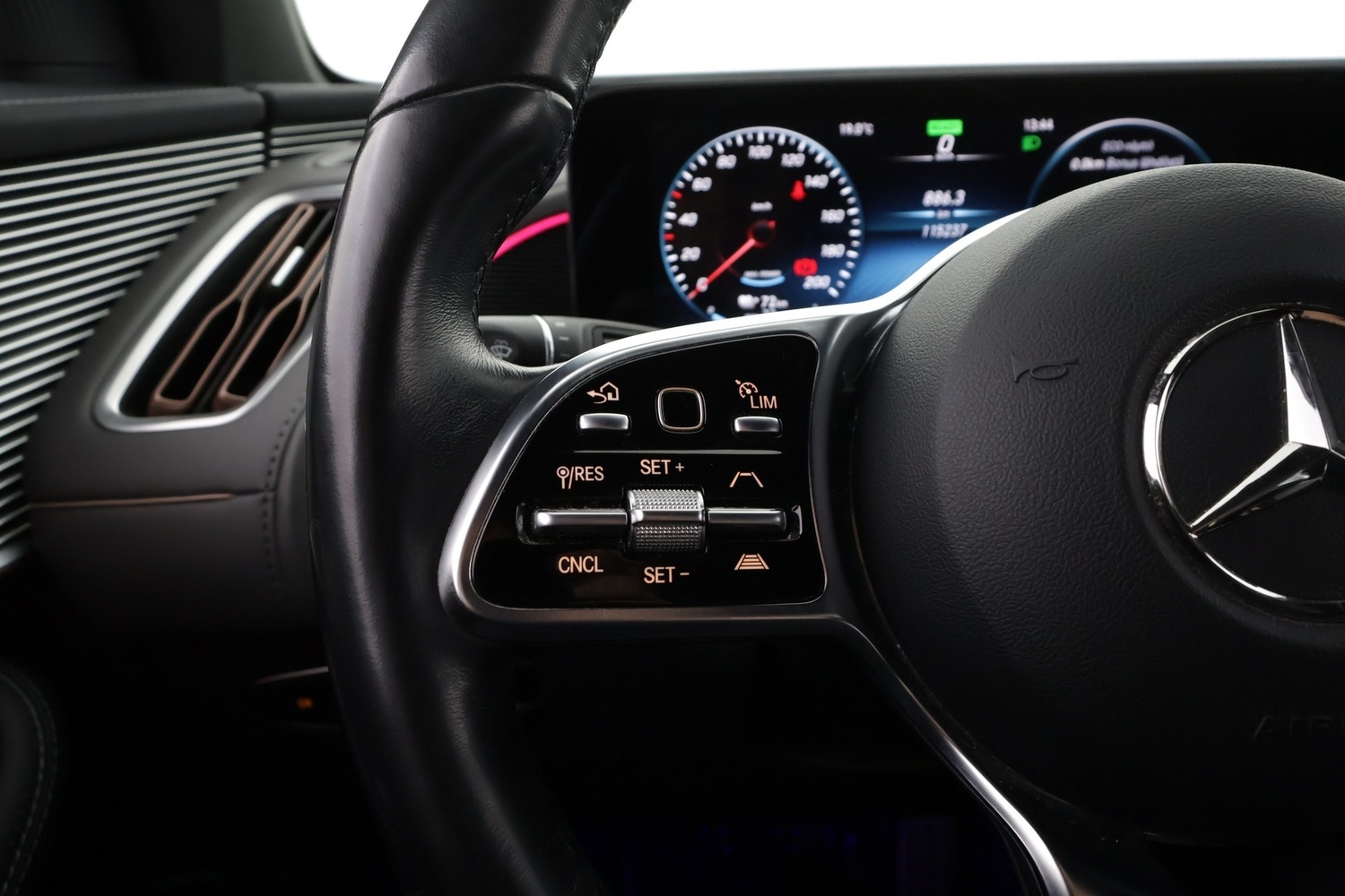 Mercedes-Benz EQC vaihtoauto